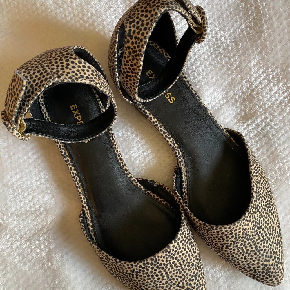 EXPRESS Ankle Strap Pointed Toe Flats in Micro Cheetah Leopard Print Size 8